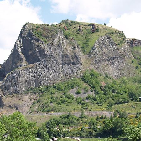 Hotel Des Voyageurs Chez Betty Neussargues en Pinatelle Dış mekan fotoğraf