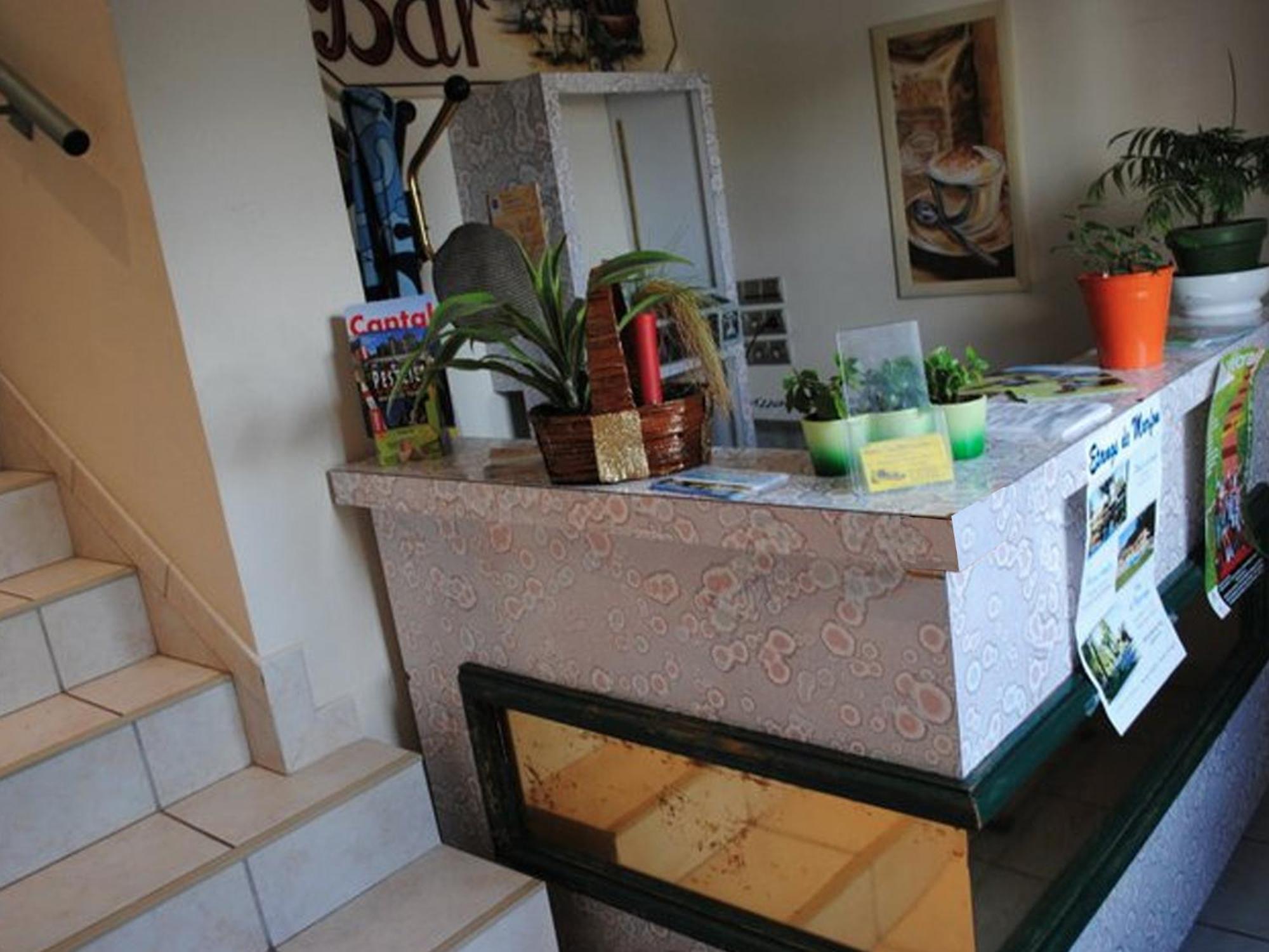 Hotel Des Voyageurs Chez Betty Neussargues en Pinatelle Dış mekan fotoğraf