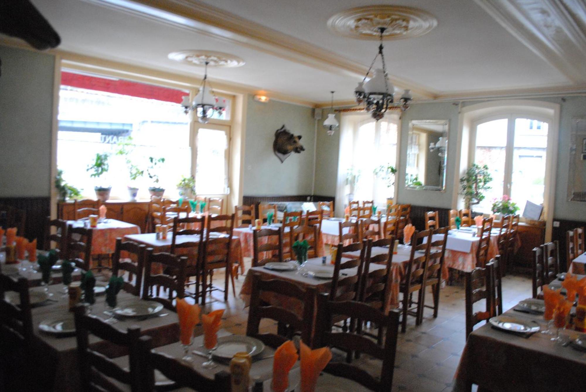 Hotel Des Voyageurs Chez Betty Neussargues en Pinatelle Dış mekan fotoğraf
