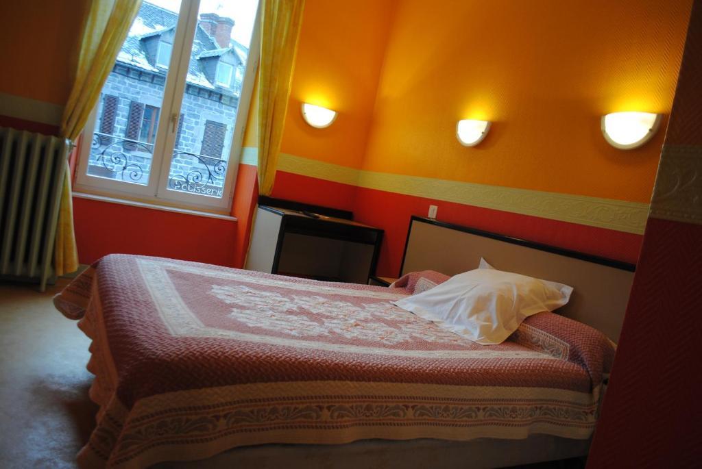 Hotel Des Voyageurs Chez Betty Neussargues en Pinatelle Oda fotoğraf