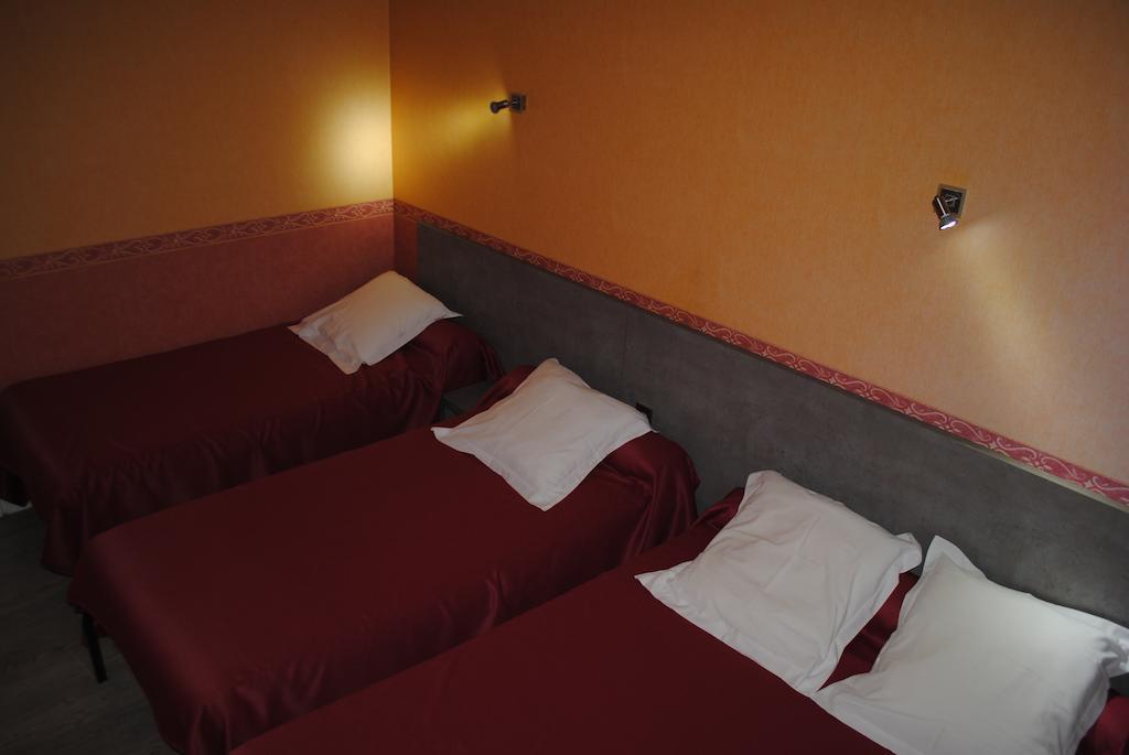 Hotel Des Voyageurs Chez Betty Neussargues en Pinatelle Dış mekan fotoğraf
