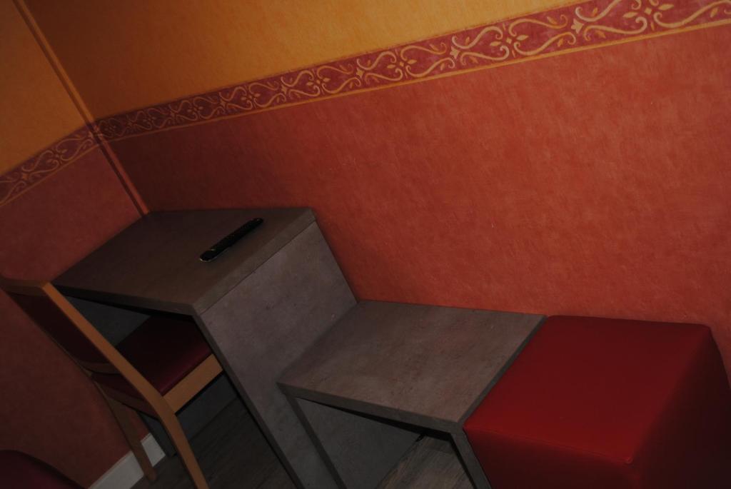 Hotel Des Voyageurs Chez Betty Neussargues en Pinatelle Dış mekan fotoğraf