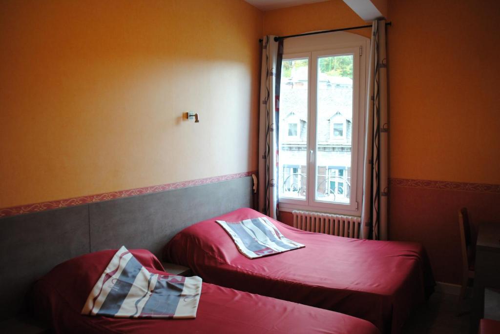 Hotel Des Voyageurs Chez Betty Neussargues en Pinatelle Dış mekan fotoğraf