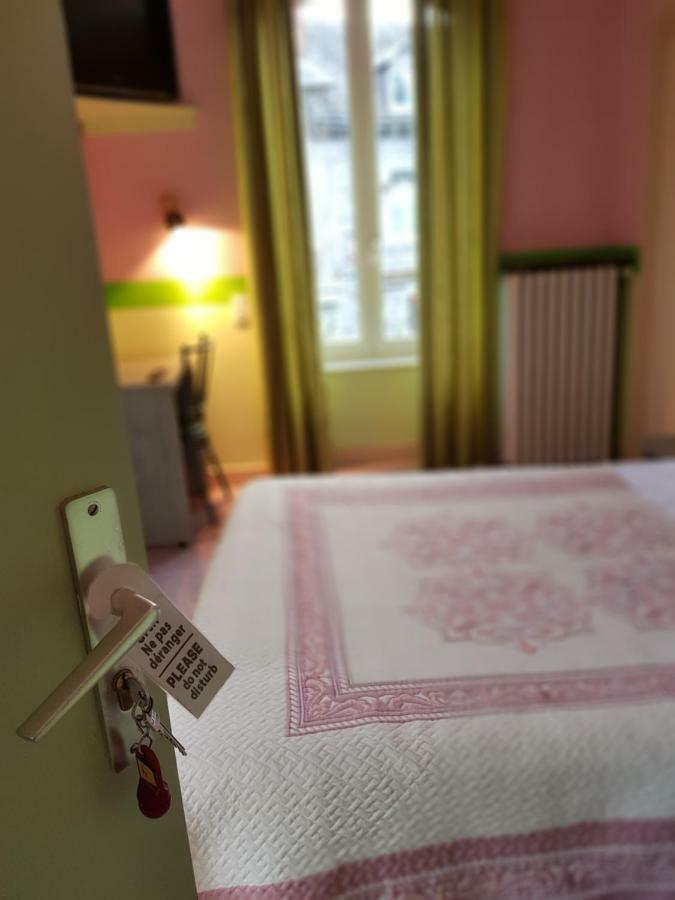 Hotel Des Voyageurs Chez Betty Neussargues en Pinatelle Oda fotoğraf