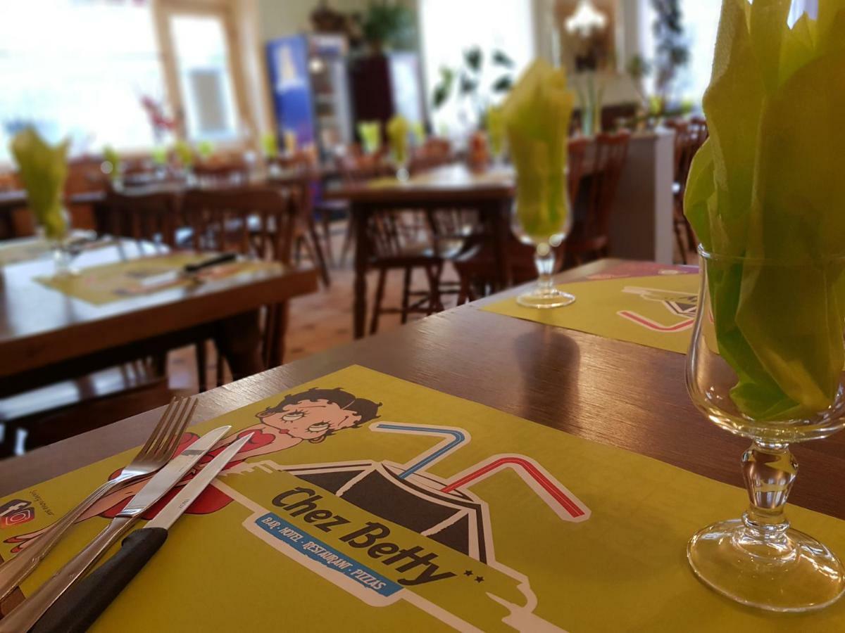 Hotel Des Voyageurs Chez Betty Neussargues en Pinatelle Dış mekan fotoğraf