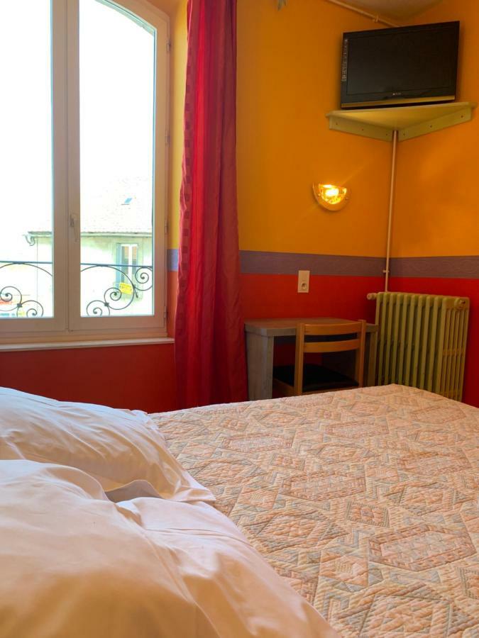 Hotel Des Voyageurs Chez Betty Neussargues en Pinatelle Dış mekan fotoğraf